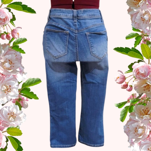 💛 4/$20 | Denim Capris - Picture 2 of 7